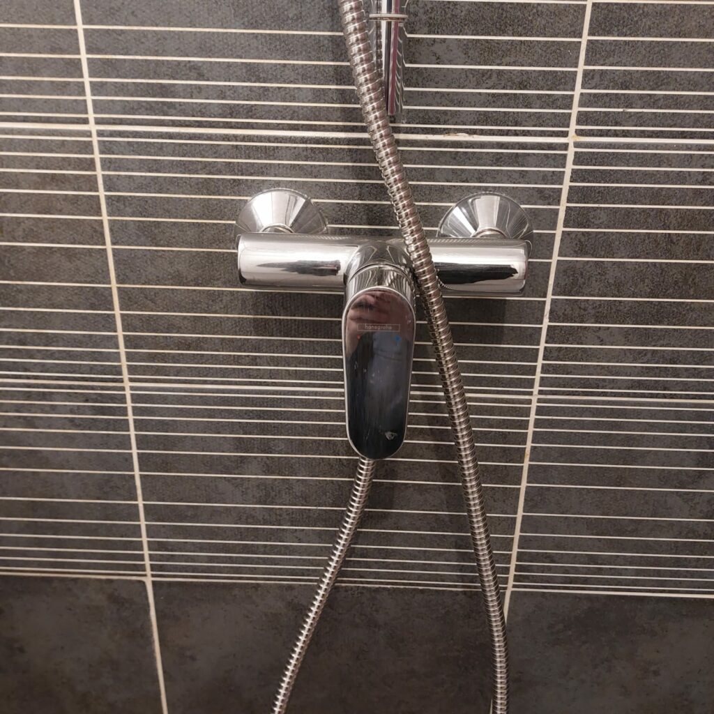 Robinetterie après nettoyage et détartrage